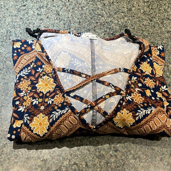 Espresso 3X V neck criss cross front tunic floral abstract Aztec print - Picture 10 of 10